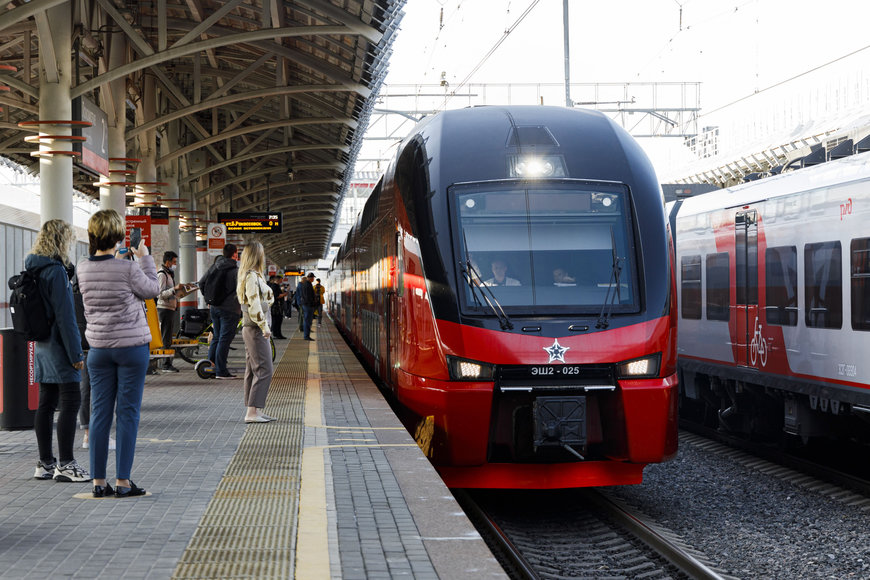 For the first time Russia launches the two-decker electric train on the Moscow Central Circle